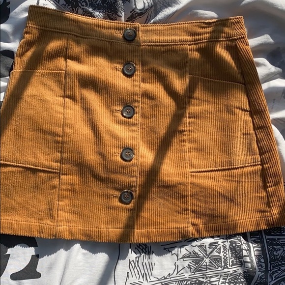 mustard yellow skirt - Picture 1 of 6